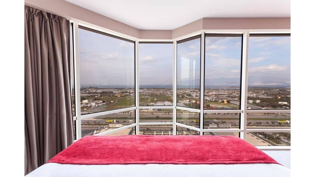 rooms-business-corner-room-sea-view