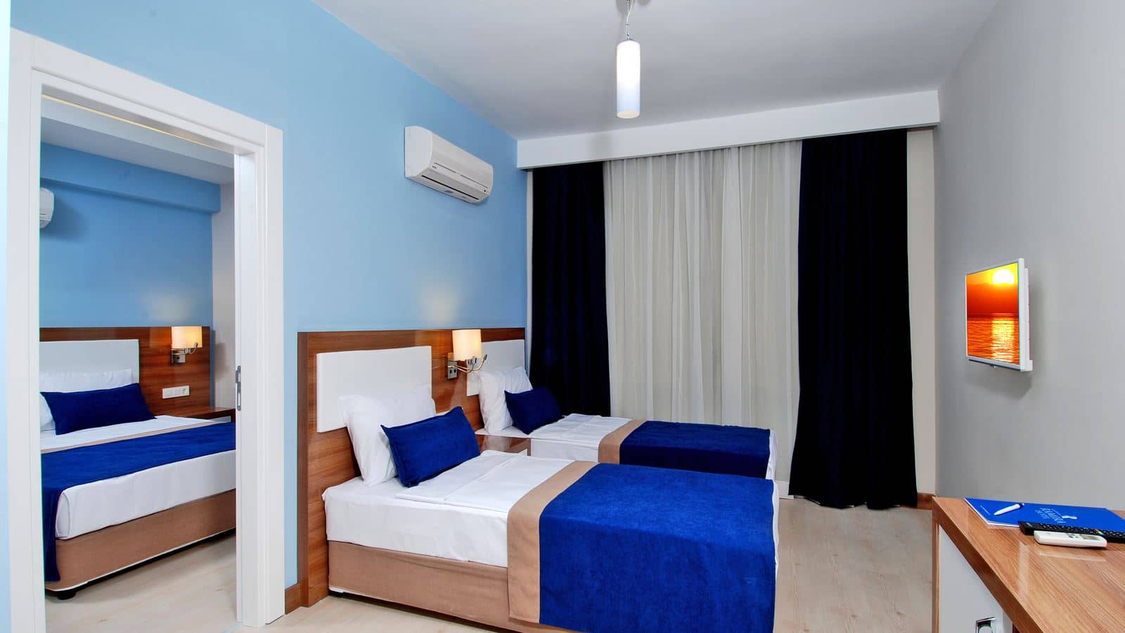 rooms-family-room