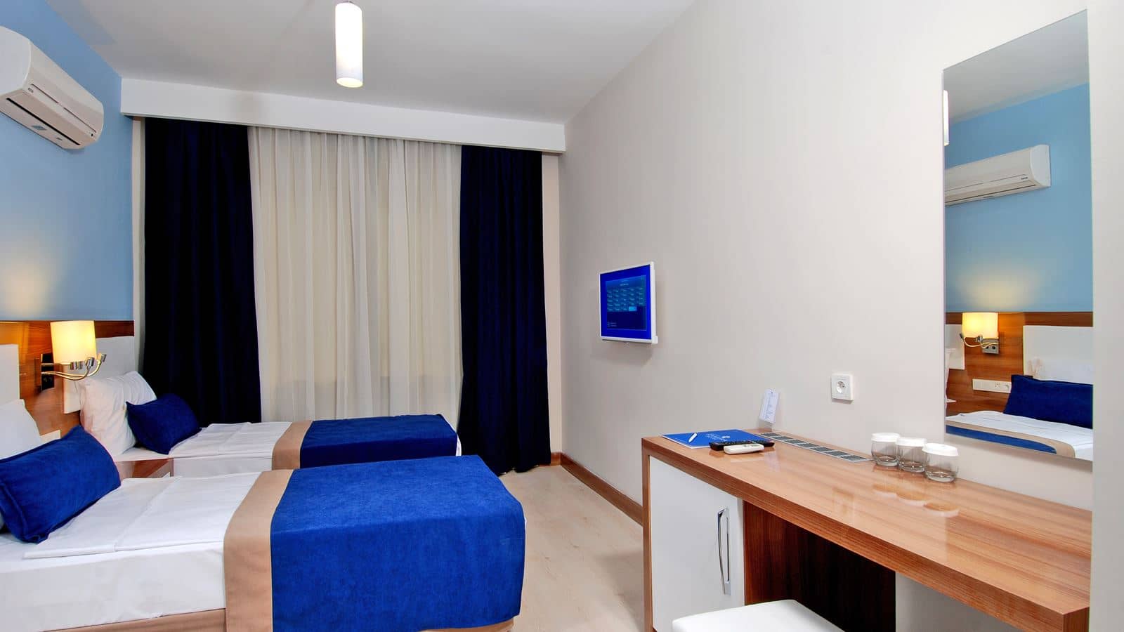 rooms-family-room