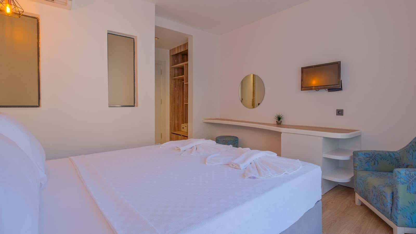 rooms-superior-room