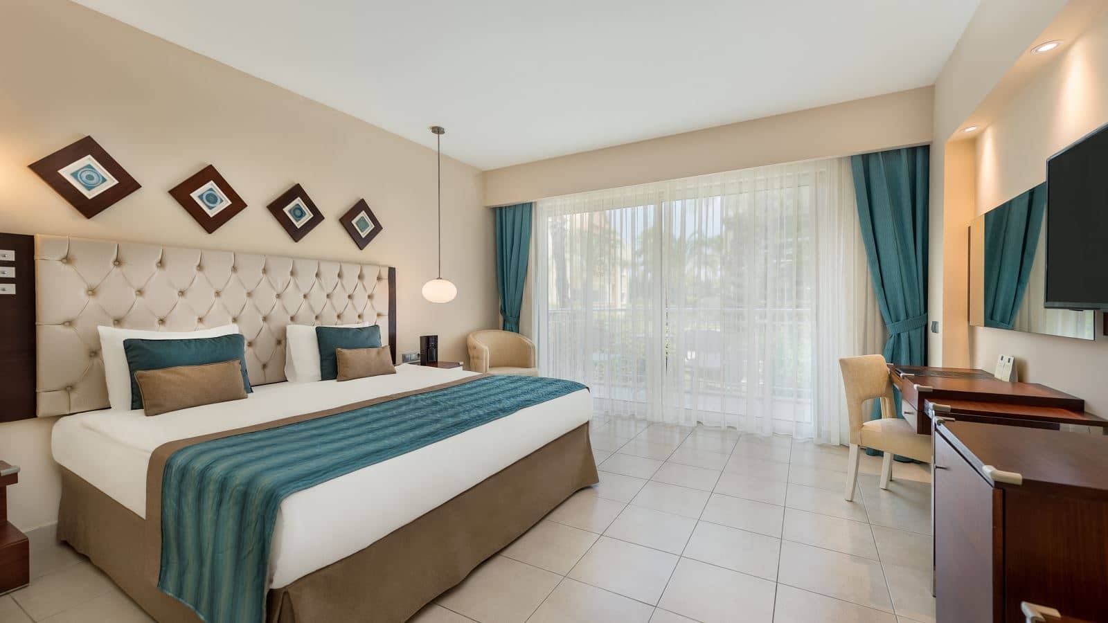 rooms-deluxe-room-2+2