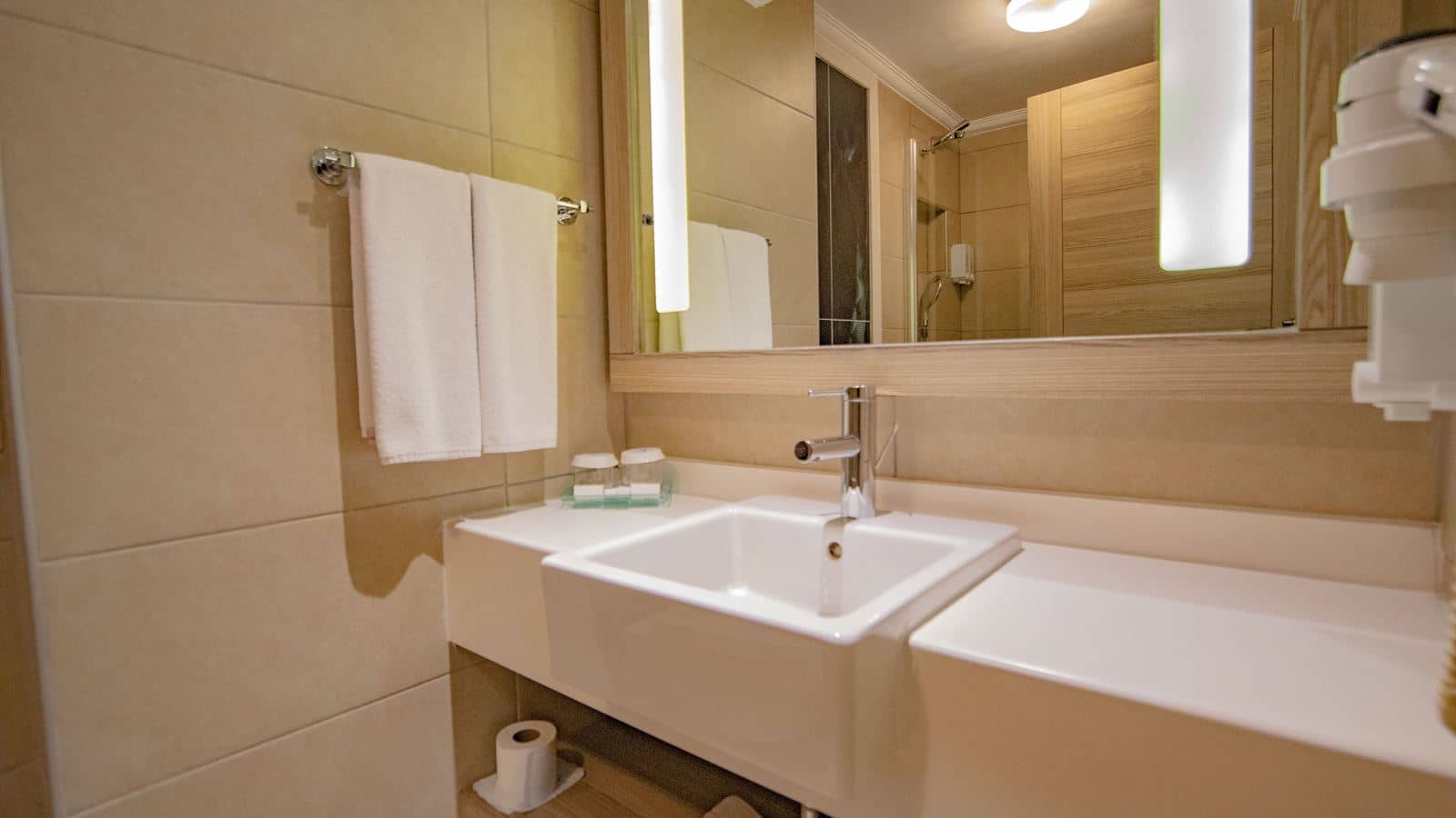 rooms-large-room
