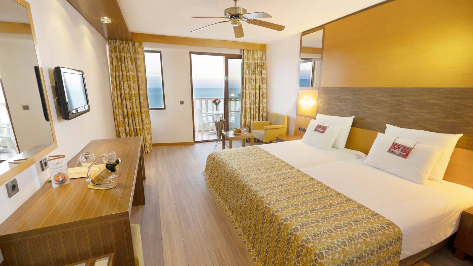 rooms-standard-garden-view-with-balcony