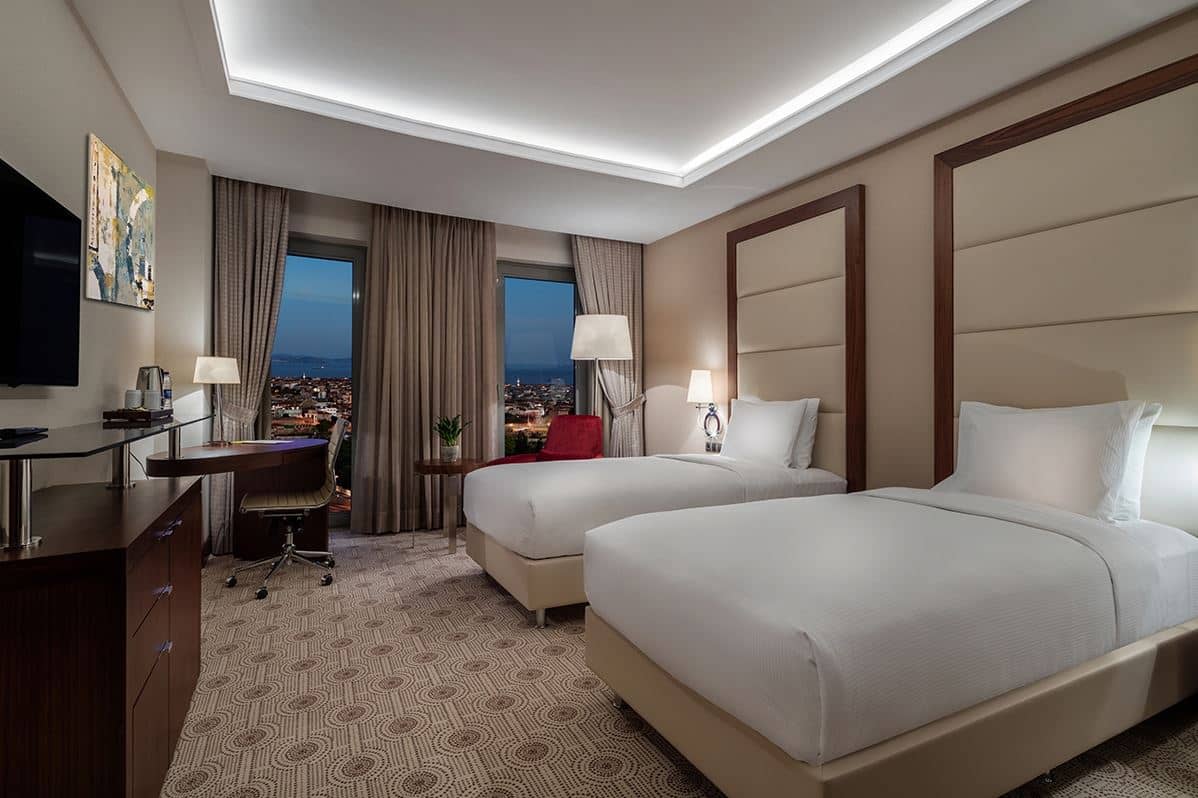 rooms-deluxe-room-sea-view