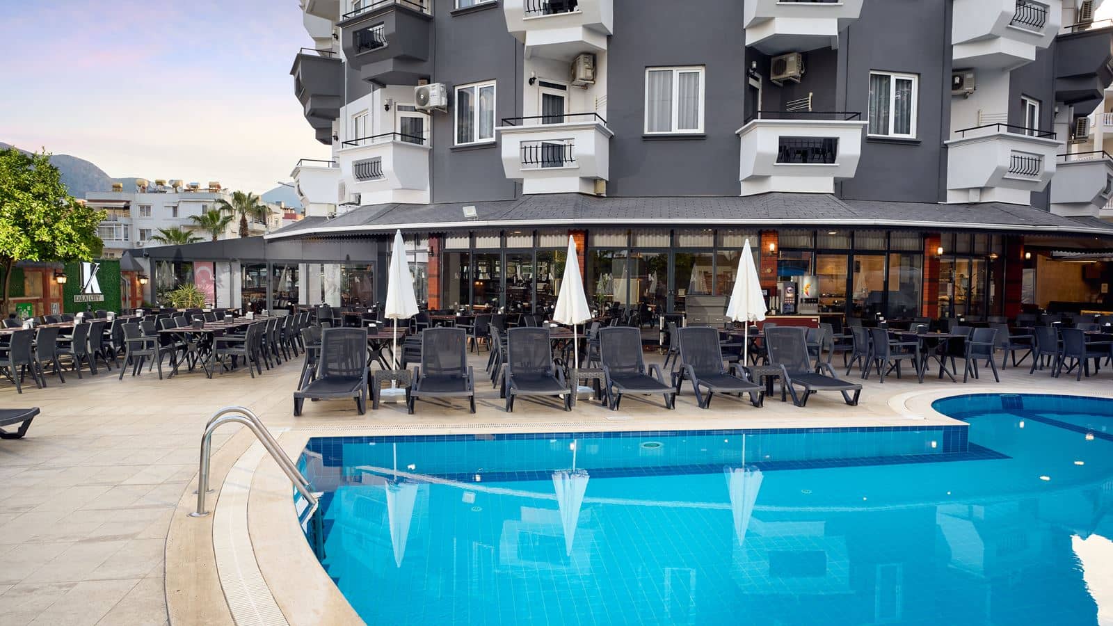pools-outdoor-pool