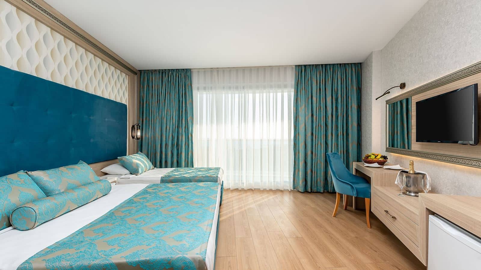 rooms-standard-room-land-view