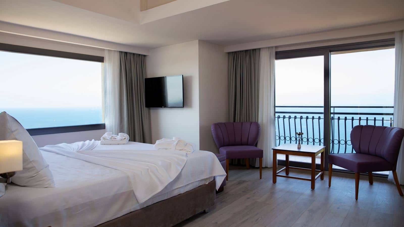 rooms-family-room