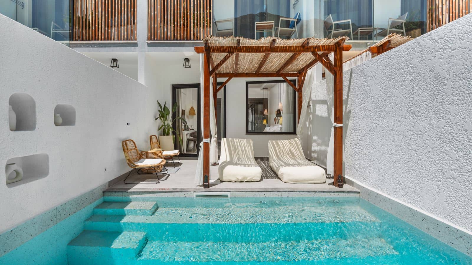 rooms-royal-honeymoon-room