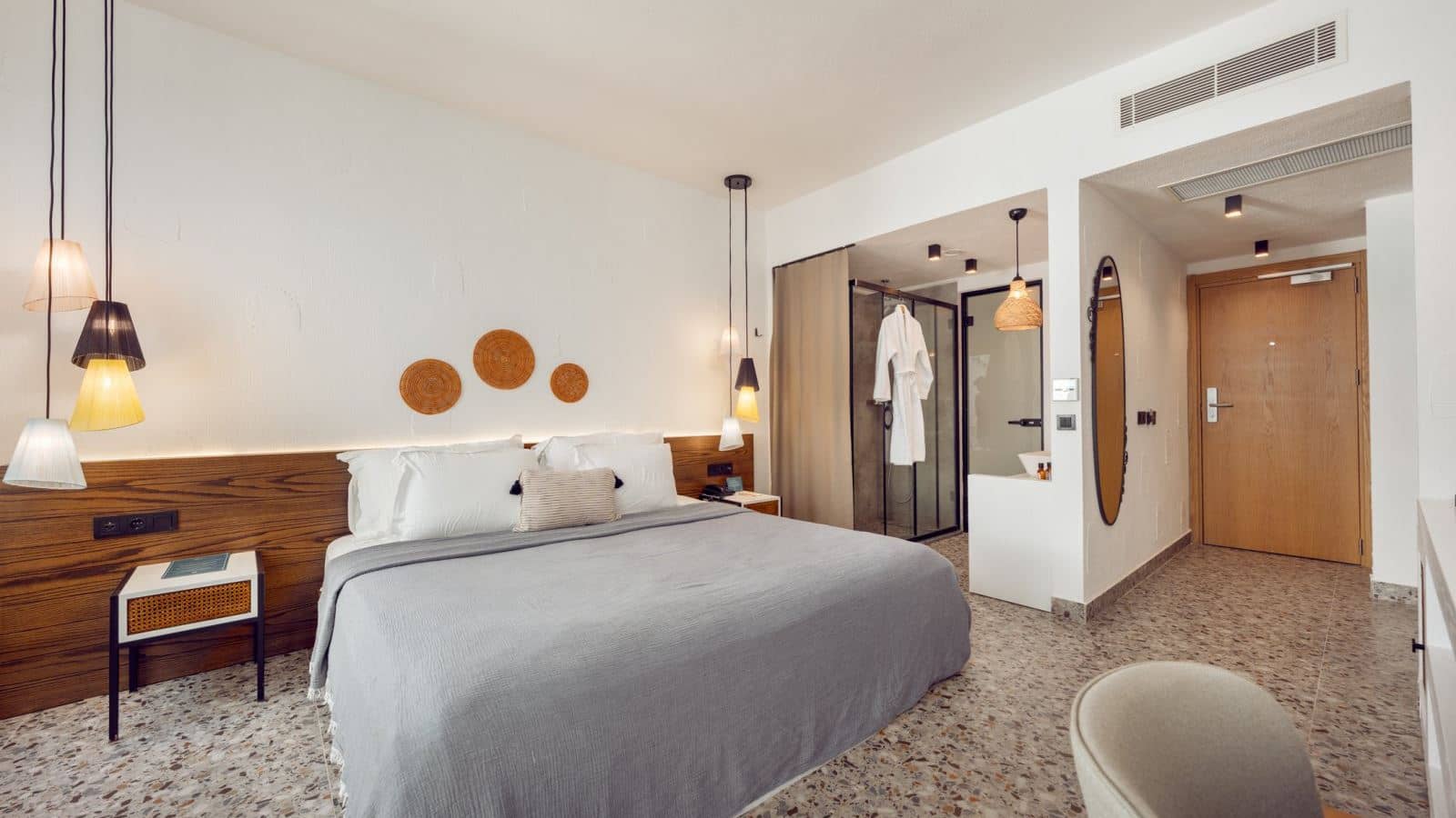 rooms-deluxe-room