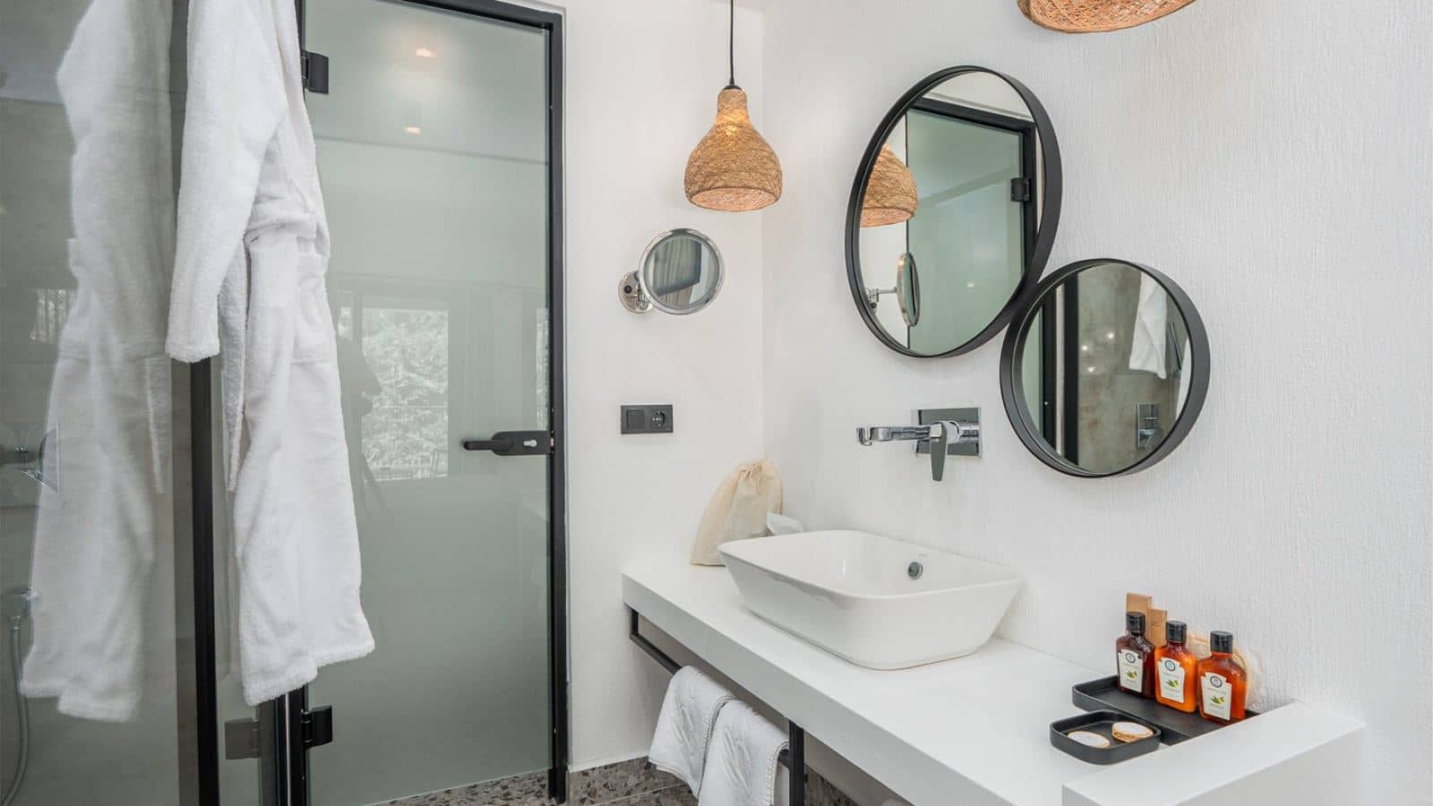 rooms-honeymoon-room