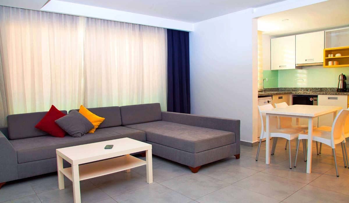 rooms-suit-family-room-with-2-bedroom
