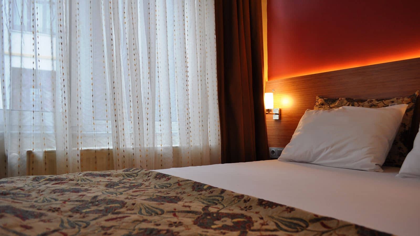 rooms-suite-luxury-city-view