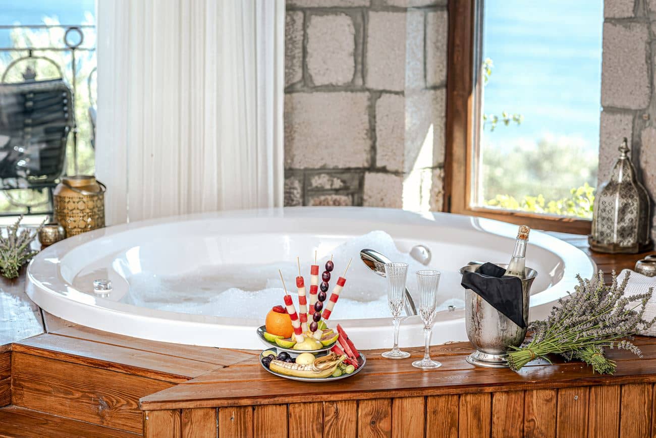 rooms-jakuzili-deluxe-oda