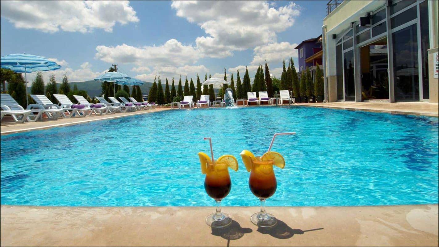 pools-outdoor-pool