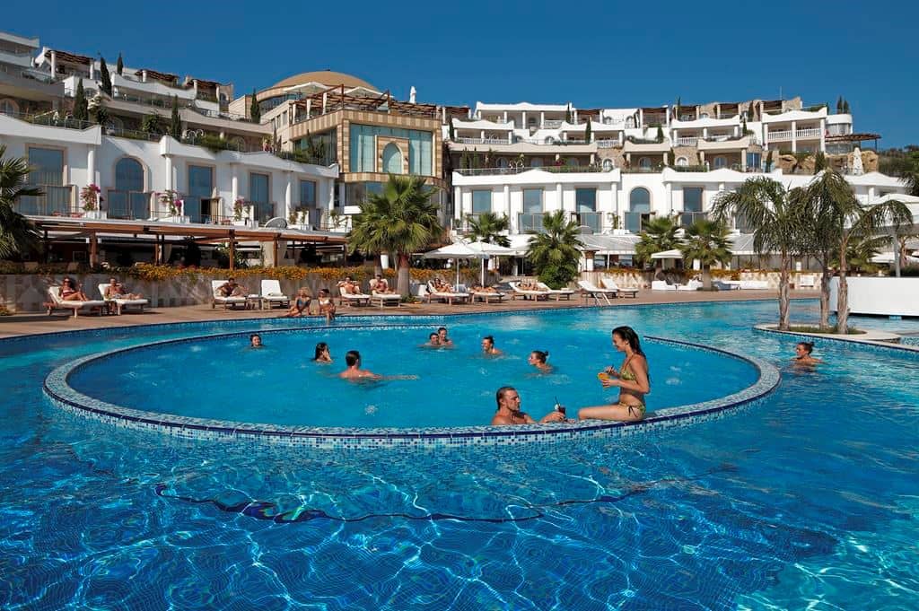 pools-outdoor-pool