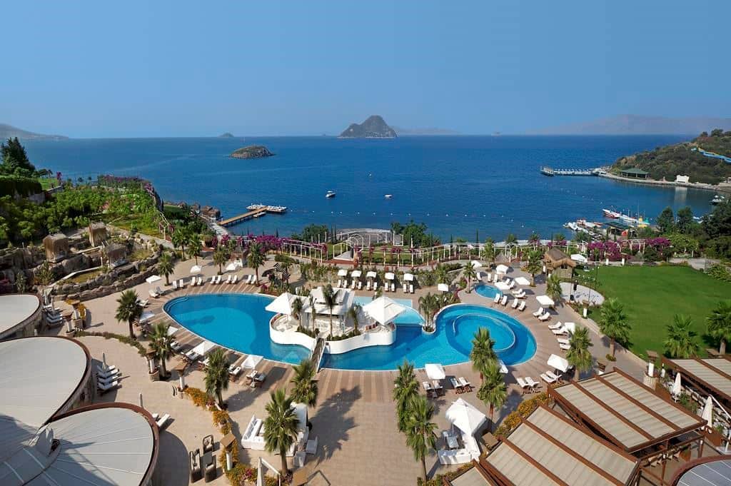 pools-outdoor-pool