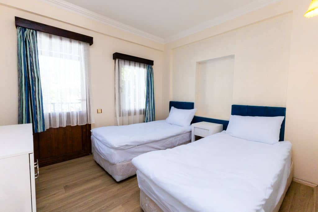 rooms-family-room