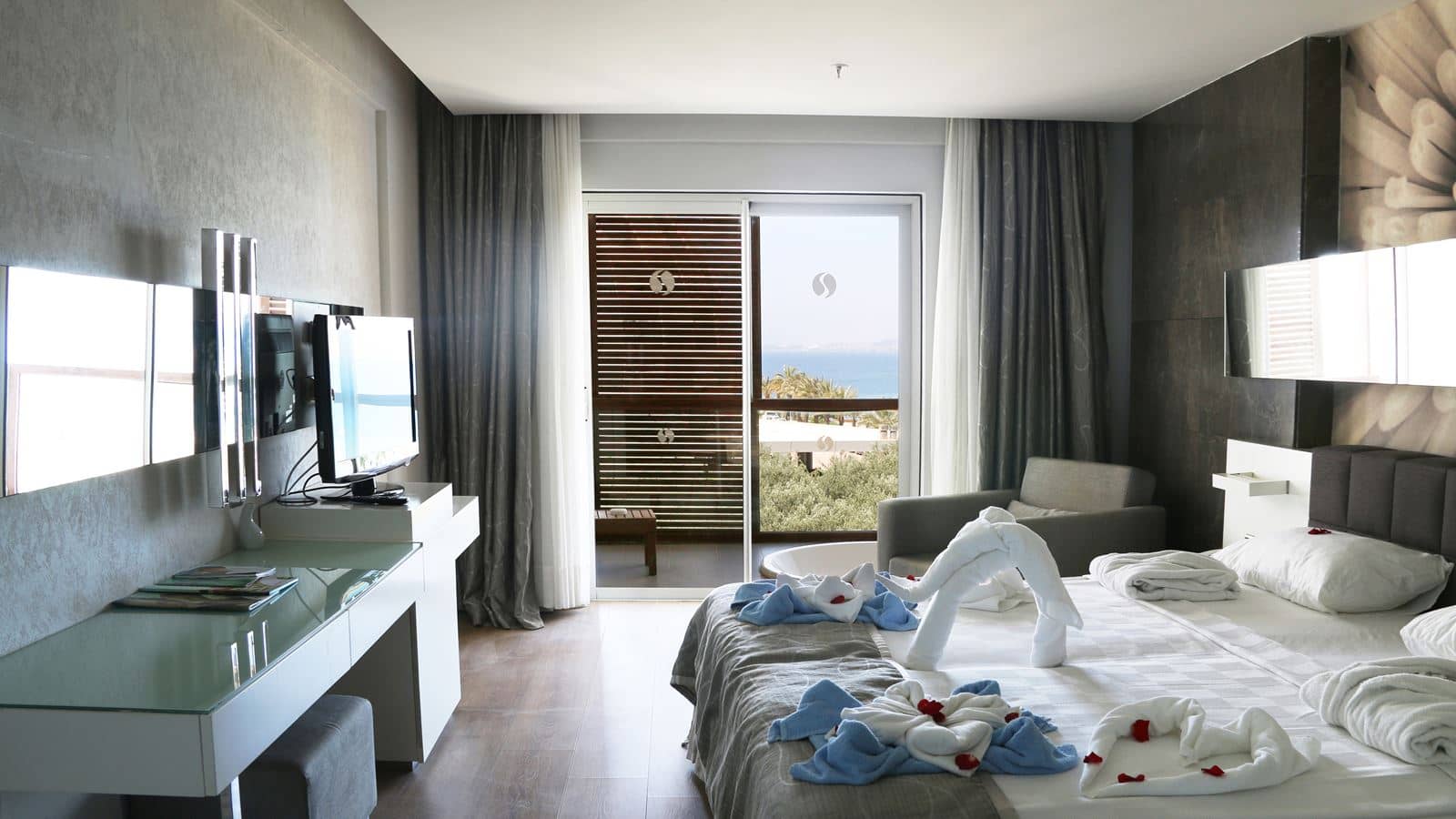 rooms-superior-room-with-jacuzzi