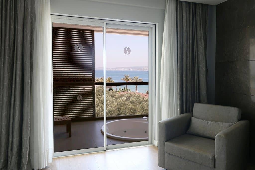rooms-superior-room-with-jacuzzi