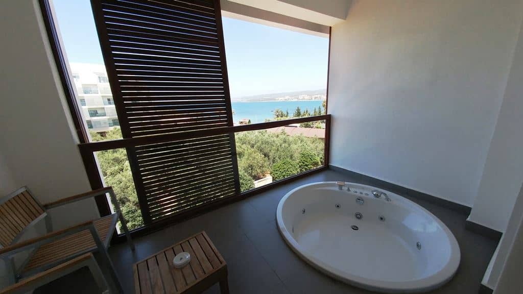 rooms-superior-room-with-jacuzzi
