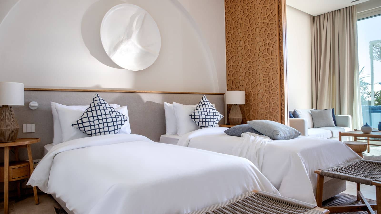rooms-sea-view-twin-room