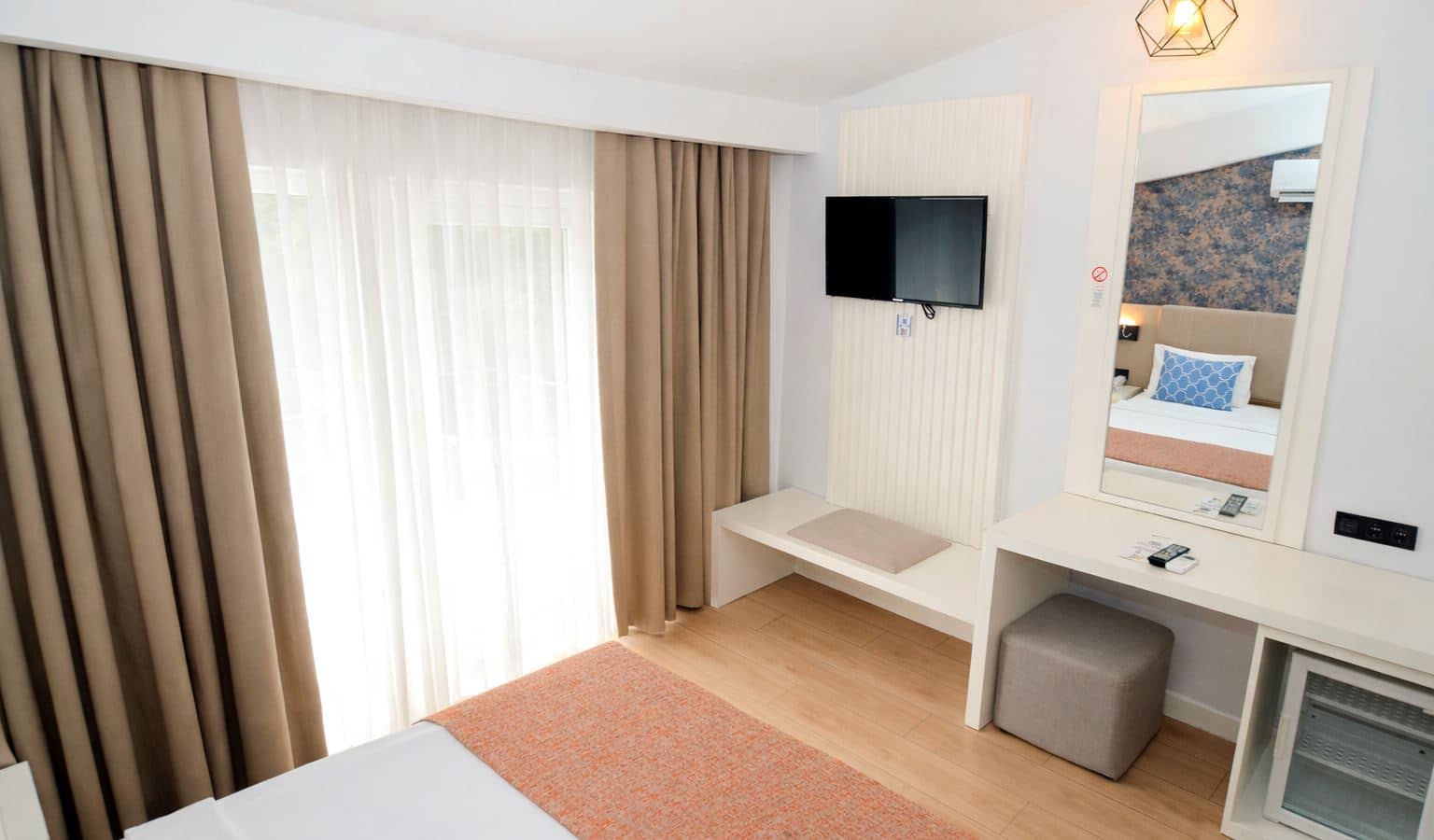 rooms-standard-dbl-room