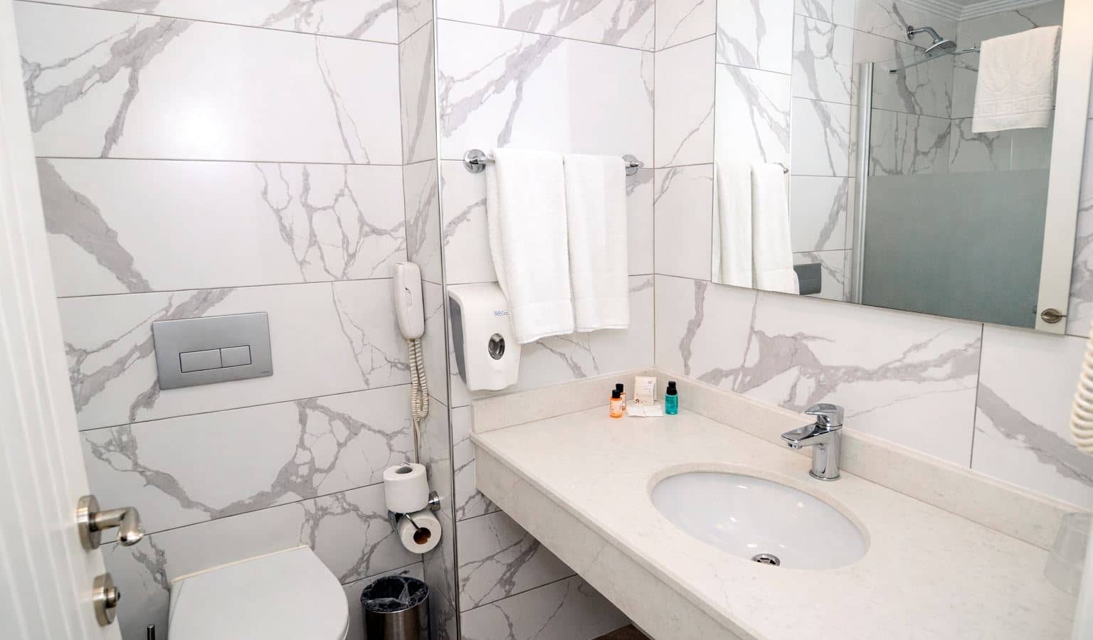rooms-standard-dbl-room