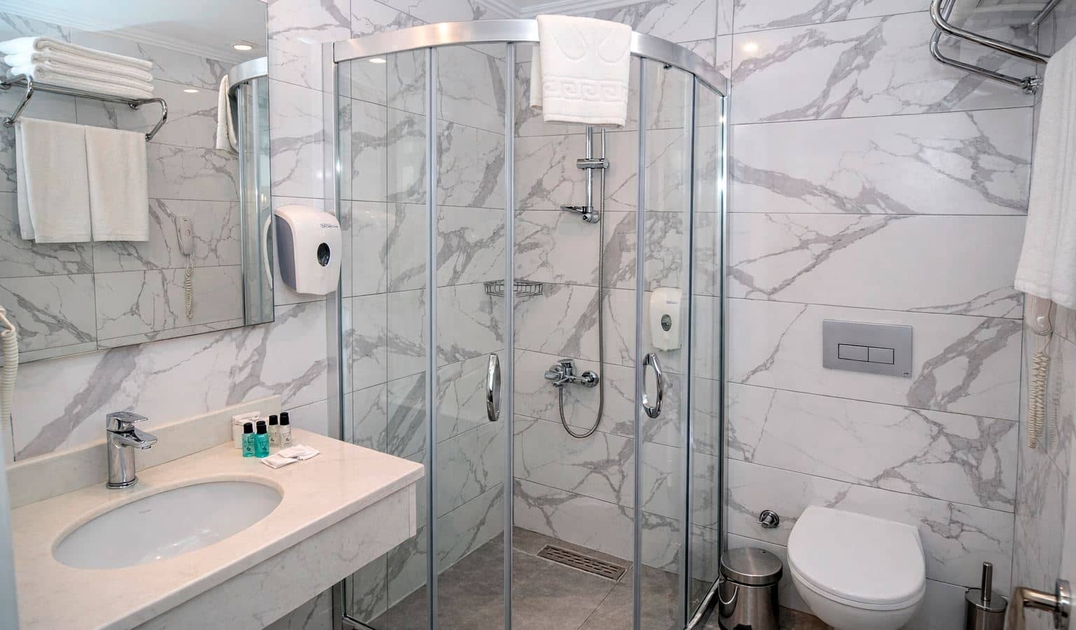 rooms-standard-trpl-room