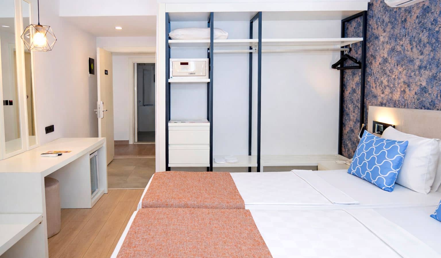 rooms-standard-room-no-balcony