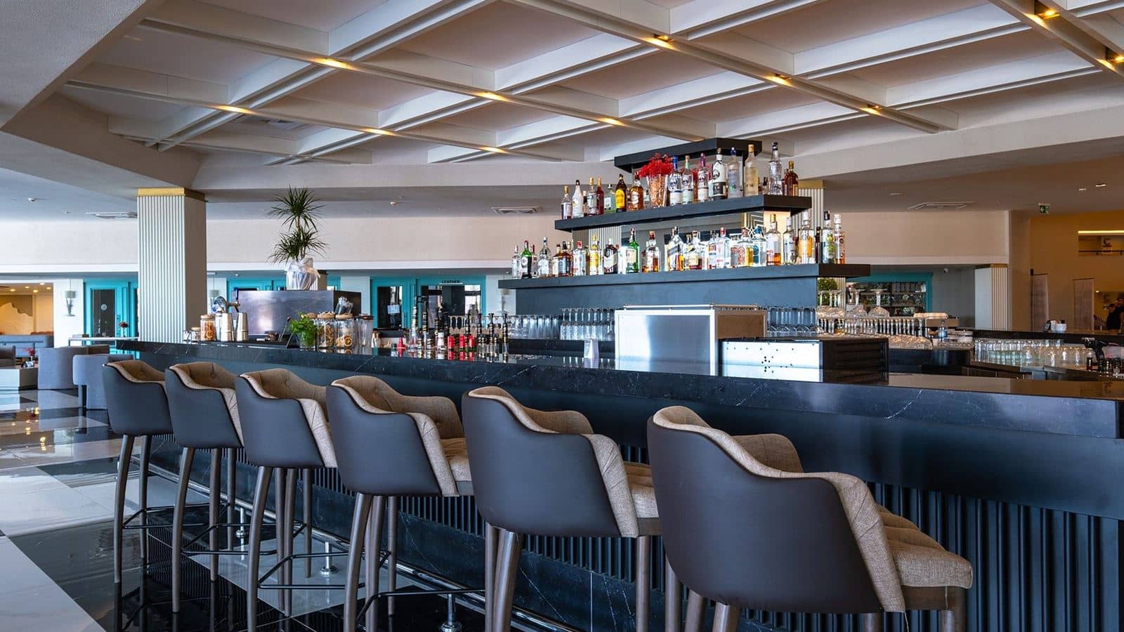 bars-the-x-lobby-bar