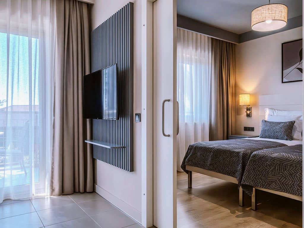 rooms-2-bedroom-deluxe-suite
