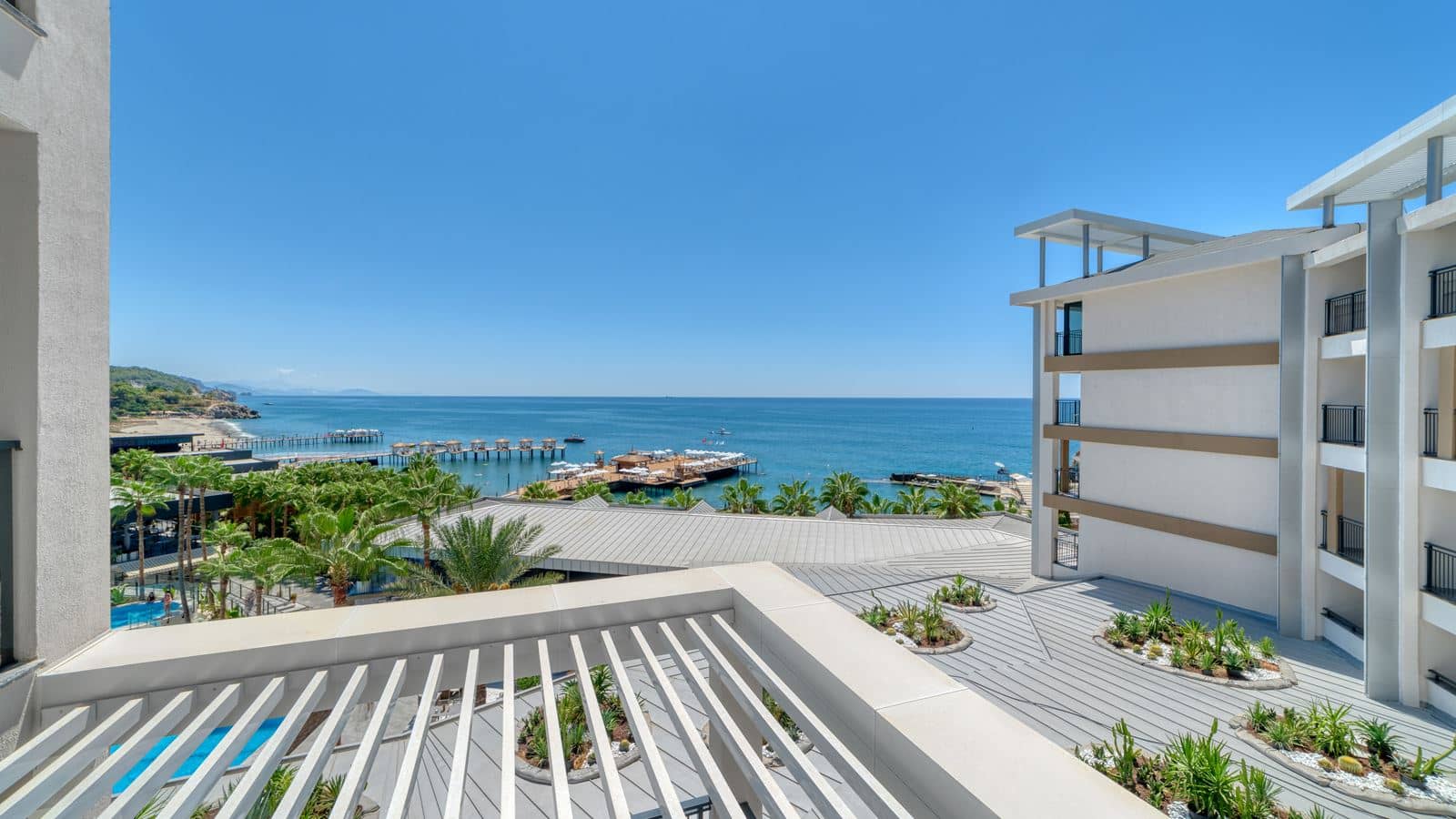 rooms-family-room-sea-view