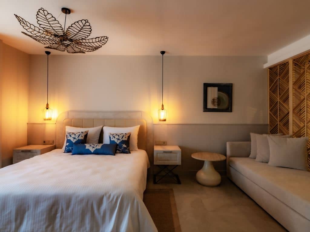 rooms-deluxe-room-land-view