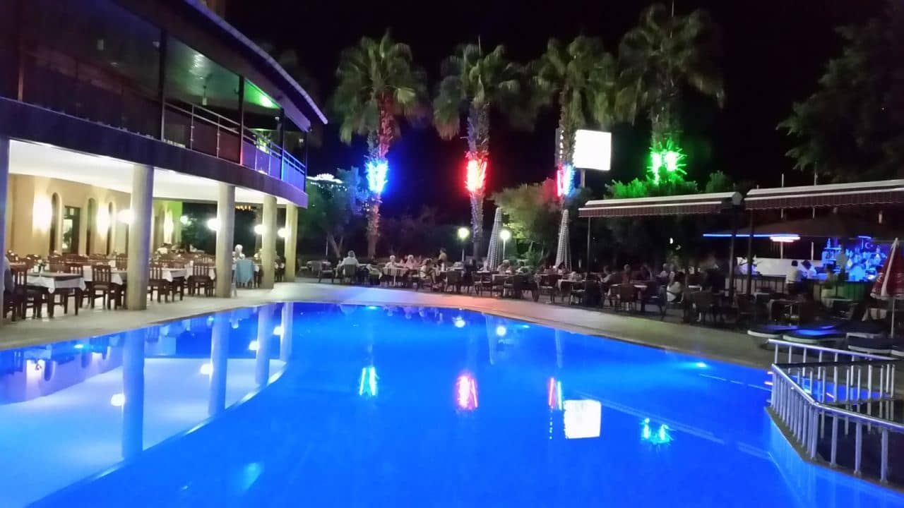 bars-havuz-bar