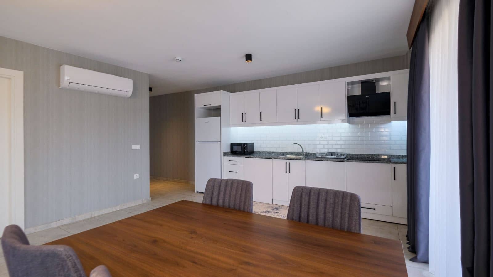 rooms-superior-room