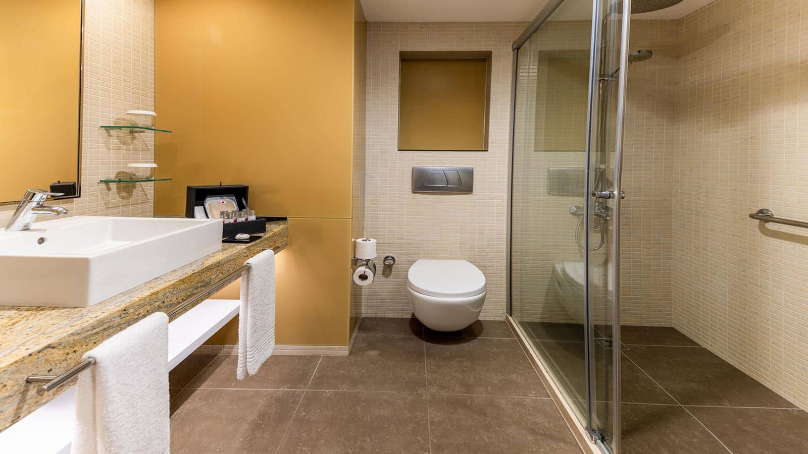 rooms-superior-room-land-view
