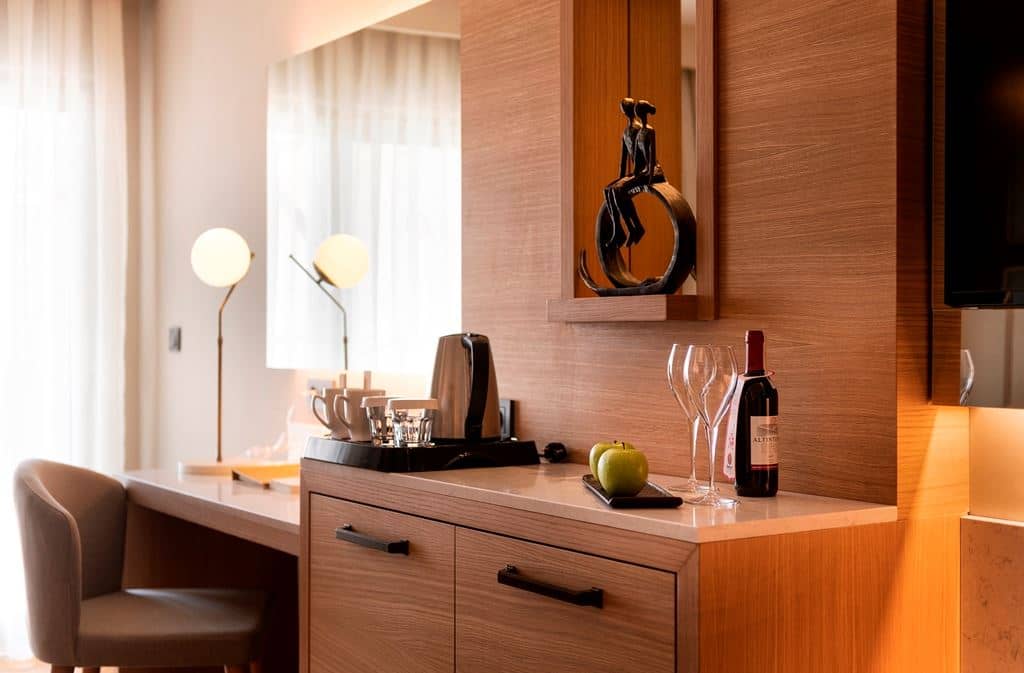 rooms-family-room