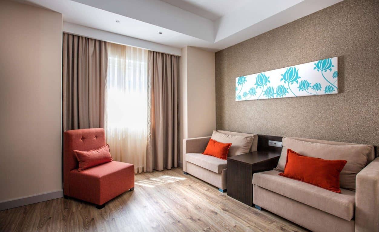 rooms-club-family-room-sea-view