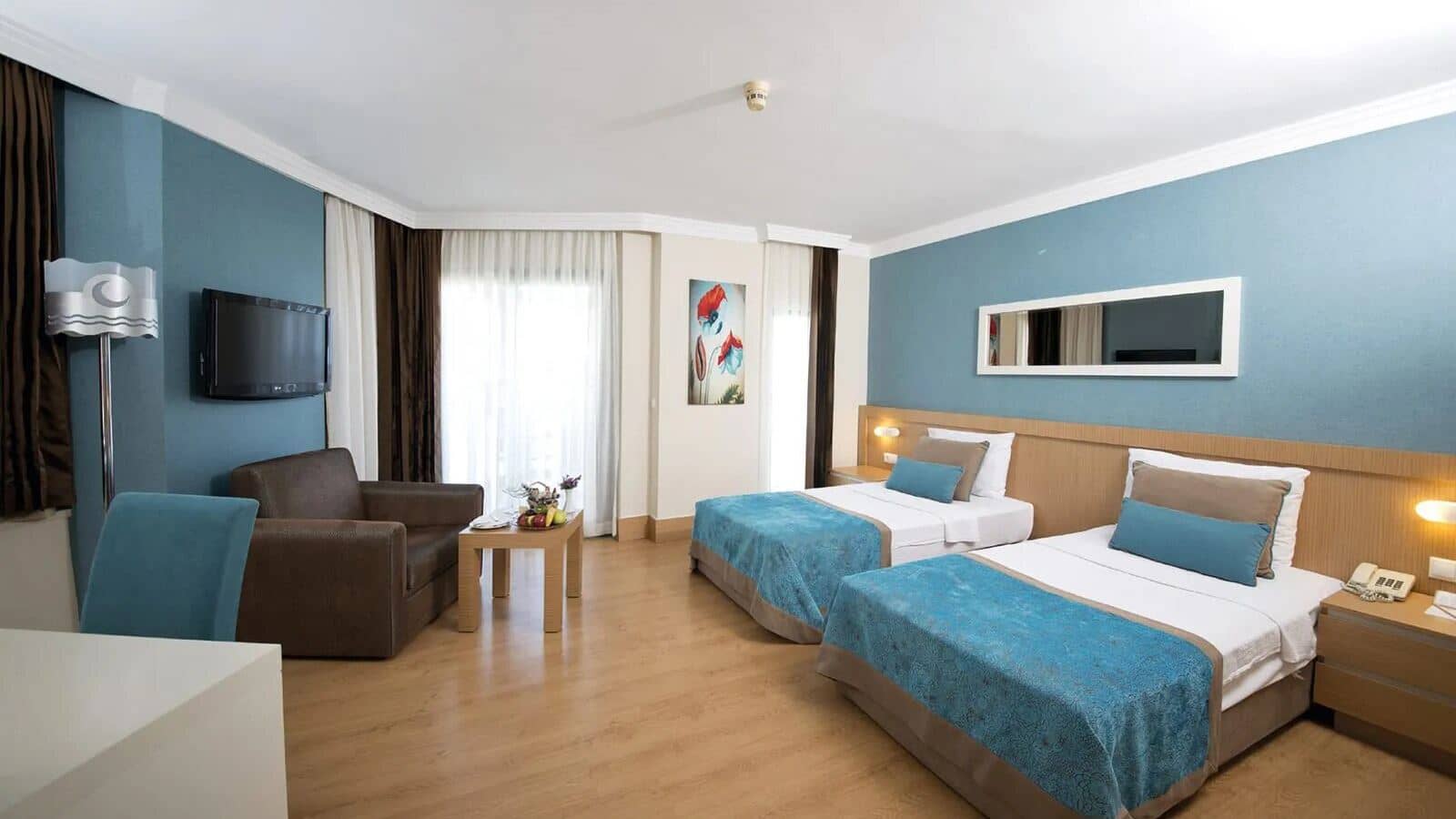rooms-standard-sea-pool-side