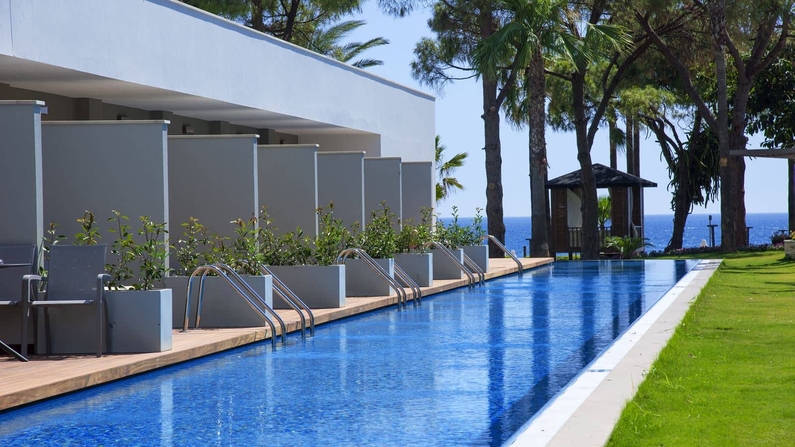 rooms-swim-up-room