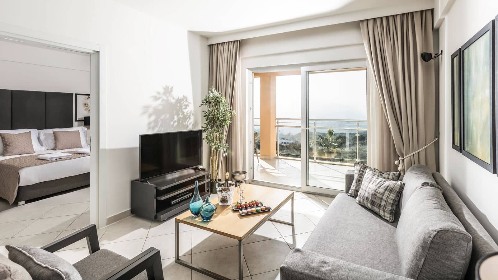 rooms-superior-suite-2-bedrooms-balcony-or-terrace