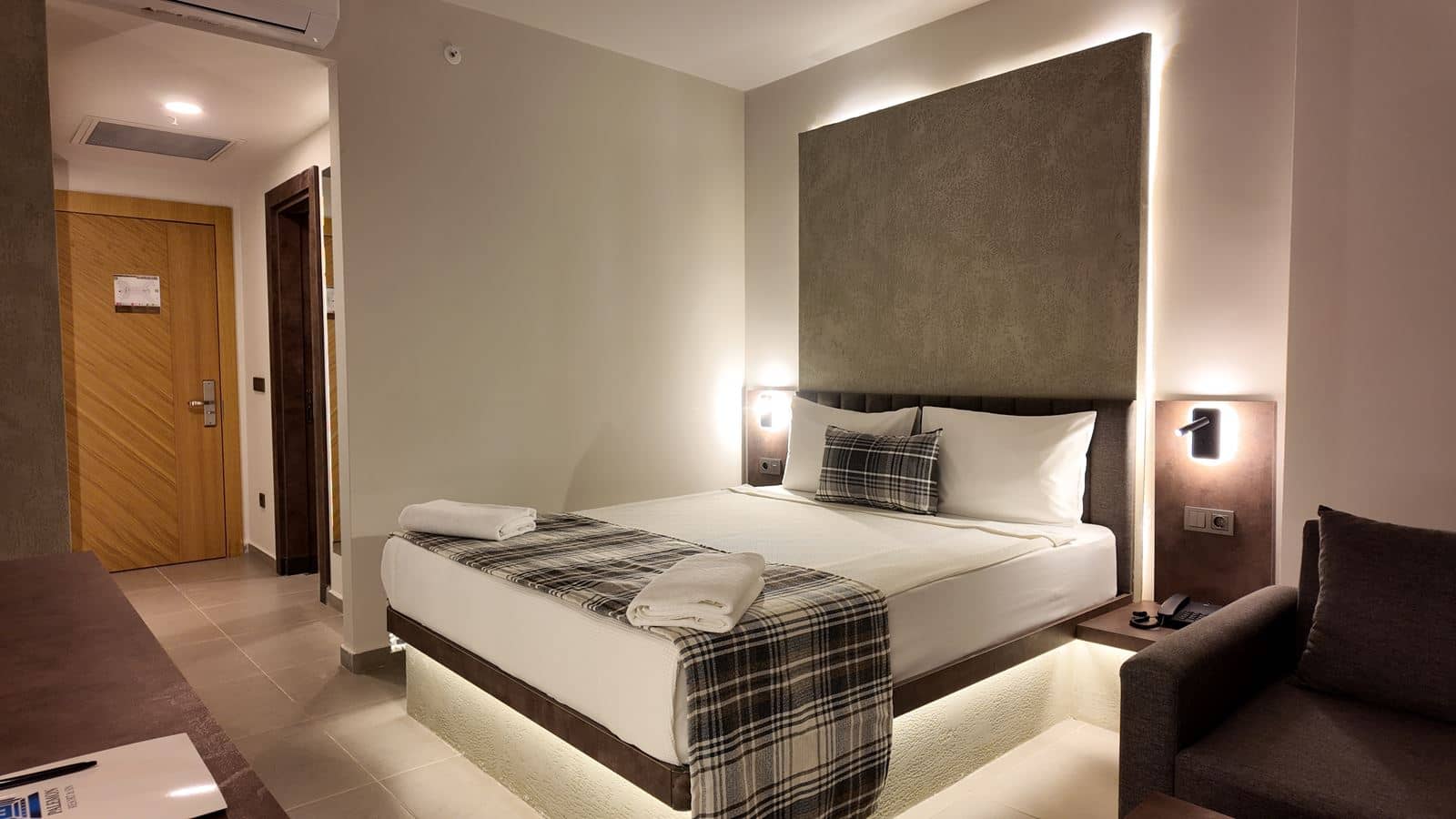 rooms-double-room-land-view