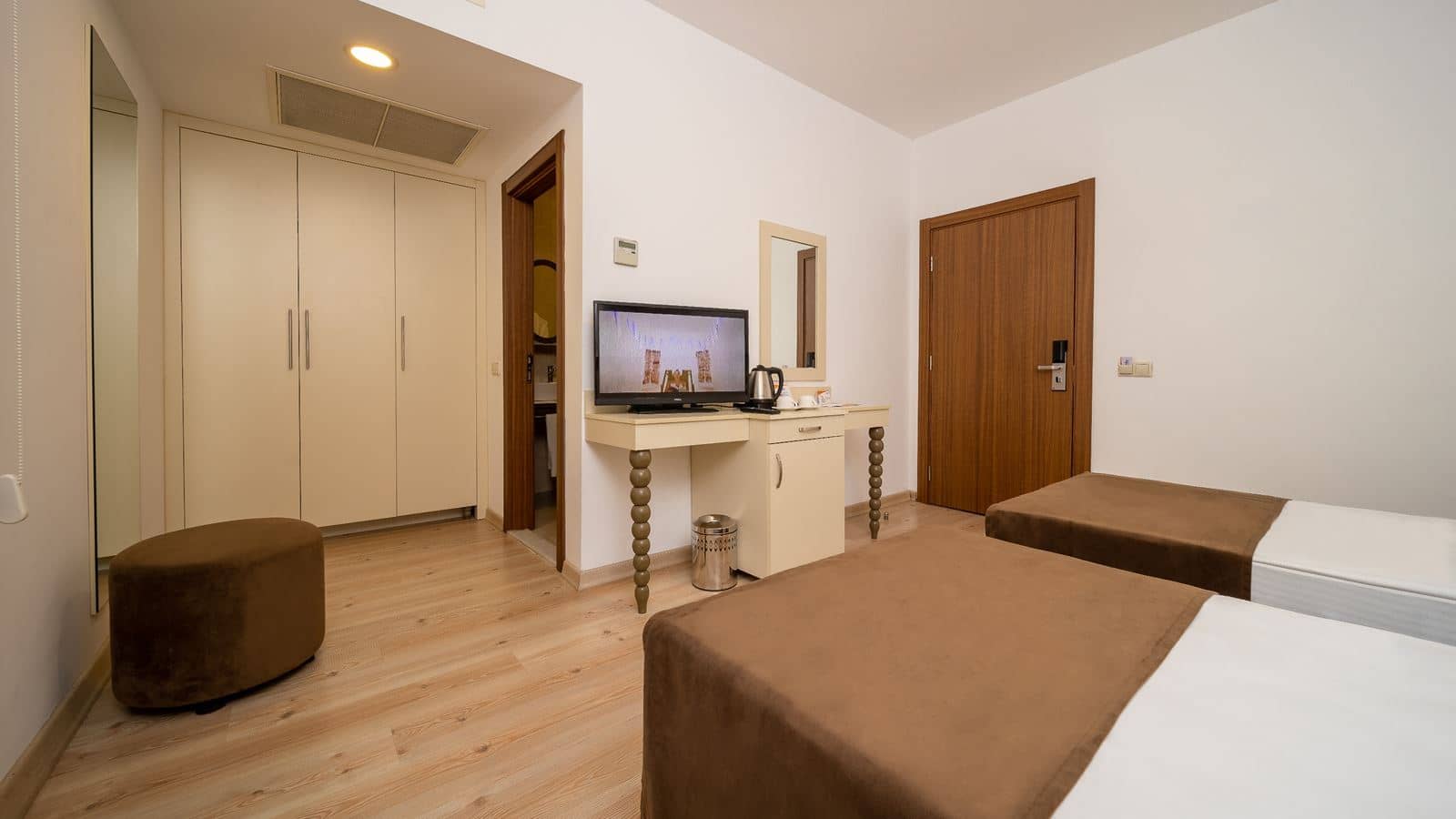 rooms-annex-budget-room-roh