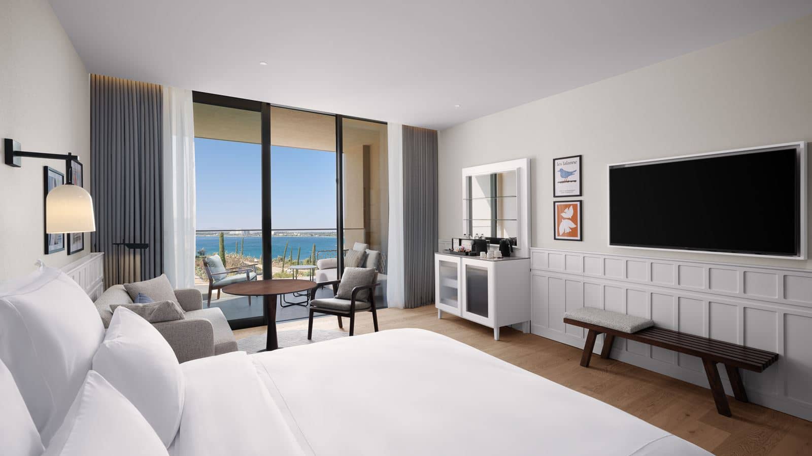 rooms-family-deluxe-suite-sea-view