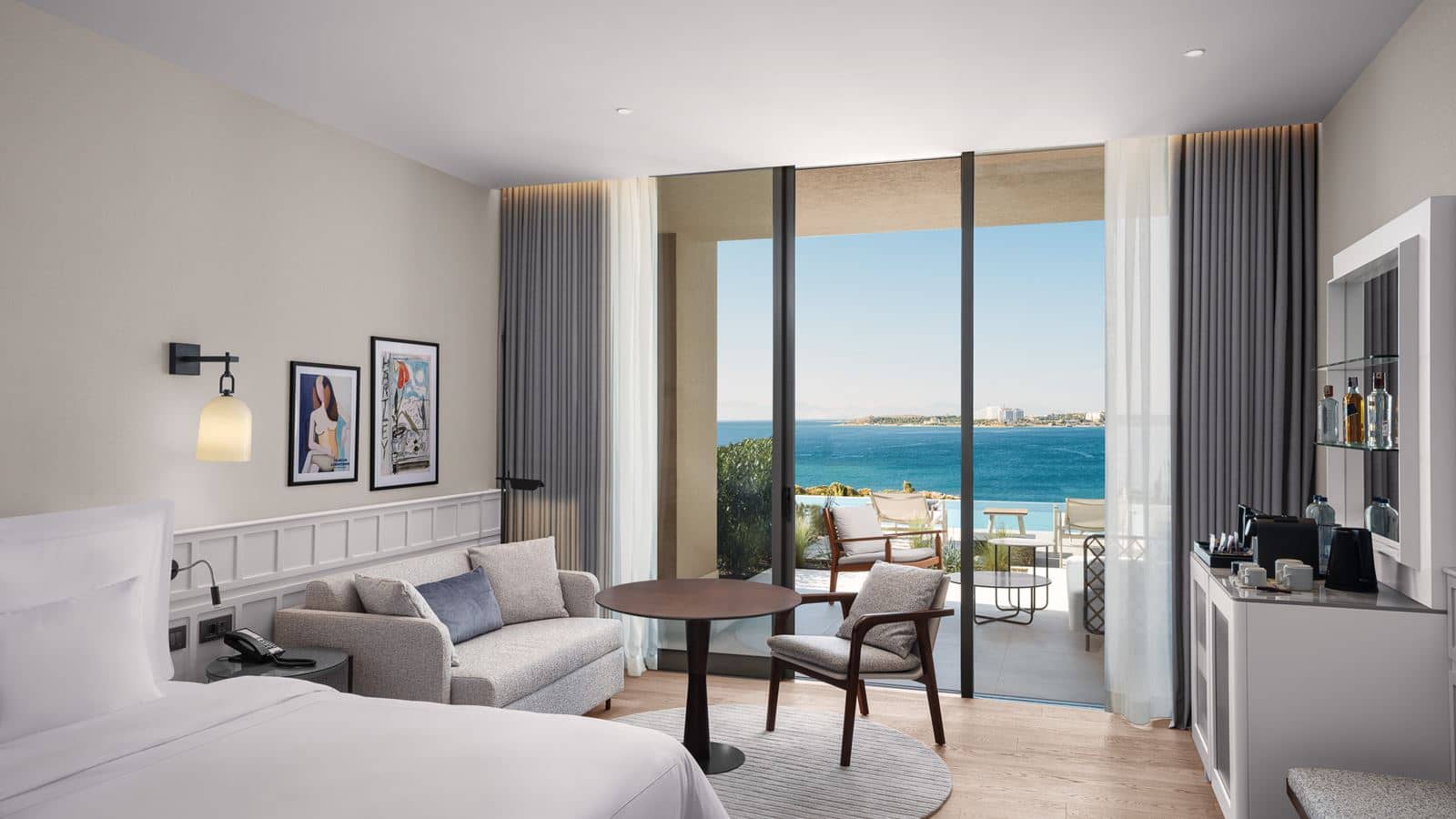 rooms-family-deluxe-suite-swimup-sea-view