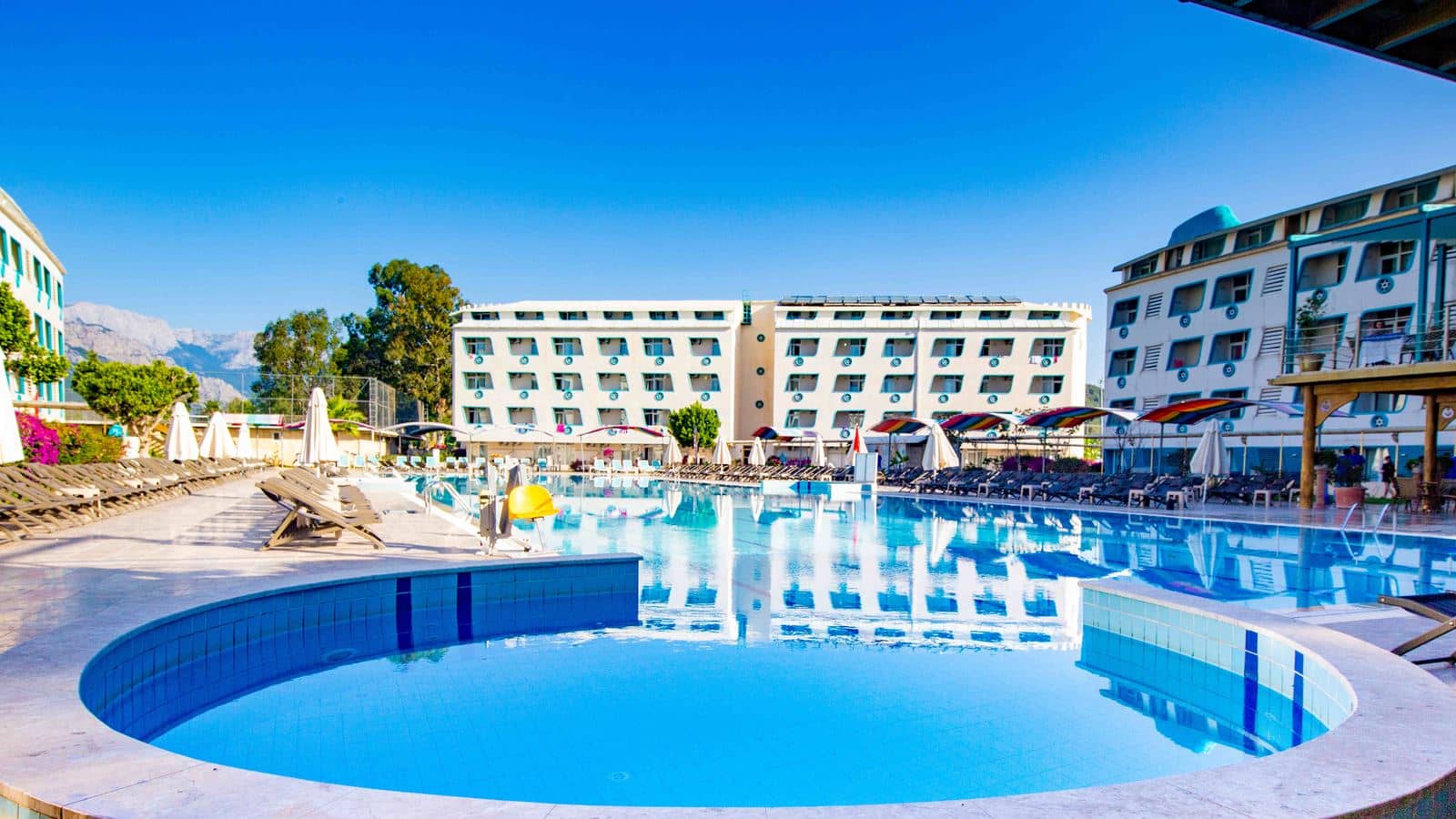 pools-outdoor-pool