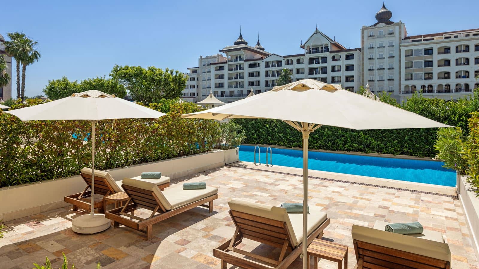 rooms-pool-duplex-suite-swim-up