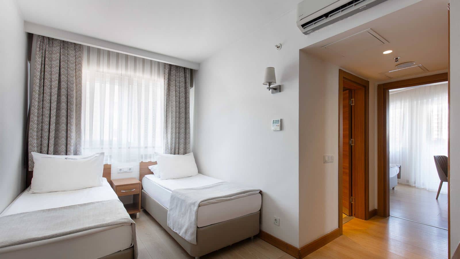 rooms-family-deluxe-room