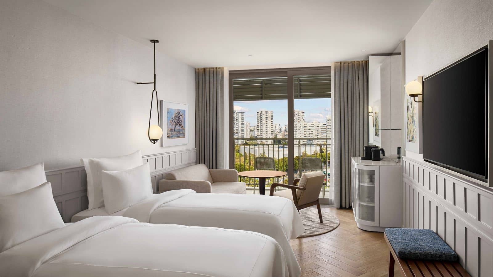 rooms-deluxe-city-view