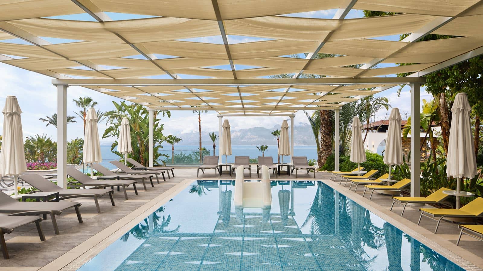 pools-outdoor-childrens-pool